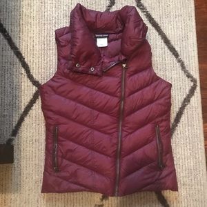 Patagonia XS down vest in Maroon